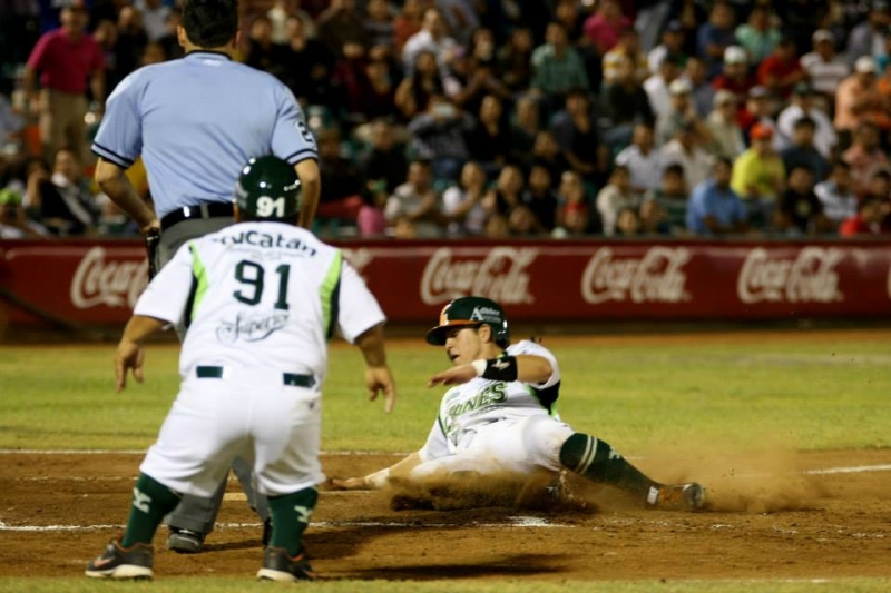 Rinde frutos el trabajo en Tecuala: Félix y Mendívil dan su primera serie a Yucatán