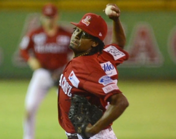 Los Leones, con relevo corto de lujo: Jailén Peguero se une a Ricardo Gómez