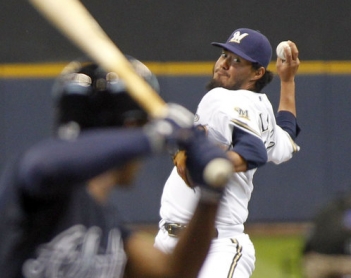 Gallardo domina a los Bravos, De la Rosa pierde y Rentería hace historia