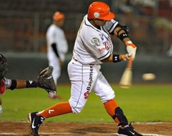 Los Leones al fin le dan un triunfo a Carrillo y Morejón emula una hazaña del "Coyote"