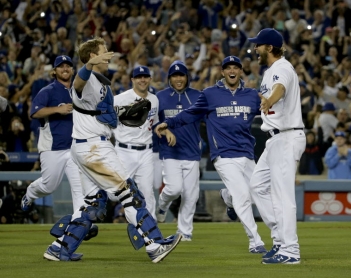 Un actuación para la historia: 15 ponches y juego sin jit para Kershaw