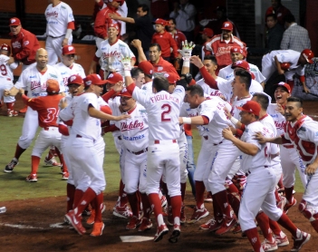 Al estilo de Jesse Castillo: "Haper" Gamboa da a los Diablos su campeonato 16