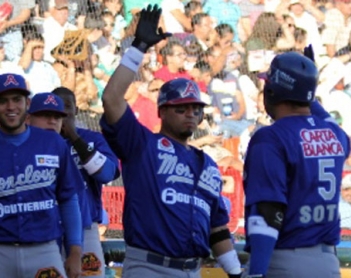 Triple empate en la cima de la Zona Sur; dominan los Acereros de Homar Rojas