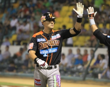 Matías Carrillo mantiene a los Naranjeros en la cima; Tecuala es sublíder