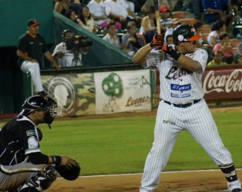 Oscar Rivera, invicto este mes, recibe hoy al Aguila, al iniciar el duelo por el quinto puesto