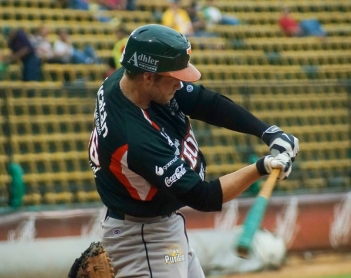 Los Leones ganan en Tabasco su primera serie en gira; triunfa el novato Pérez