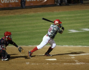 Aceves y Navarro apoyan otro triunfo de Carrillo y los Naranjeros; nuevo piloto pirata
