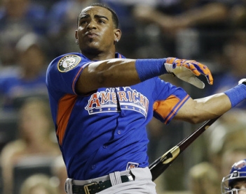 El cubano Céspedes hace historia en la víspera del clásico de verano