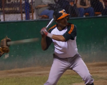 Maikol se luce de nuevo en la quinta victoria de los Leones: 7-5 en Sonora