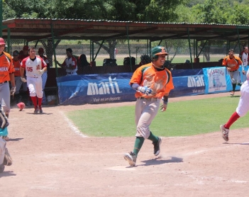 Los Sultanes exhiben su poderío y el pitcheo león muestra sus carencias