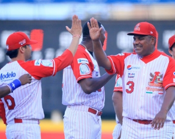 Cazaña coloca al Aguila a un paso de avanzar, Rivero brilla y Tigres y Saltillo están también arriba 2-0